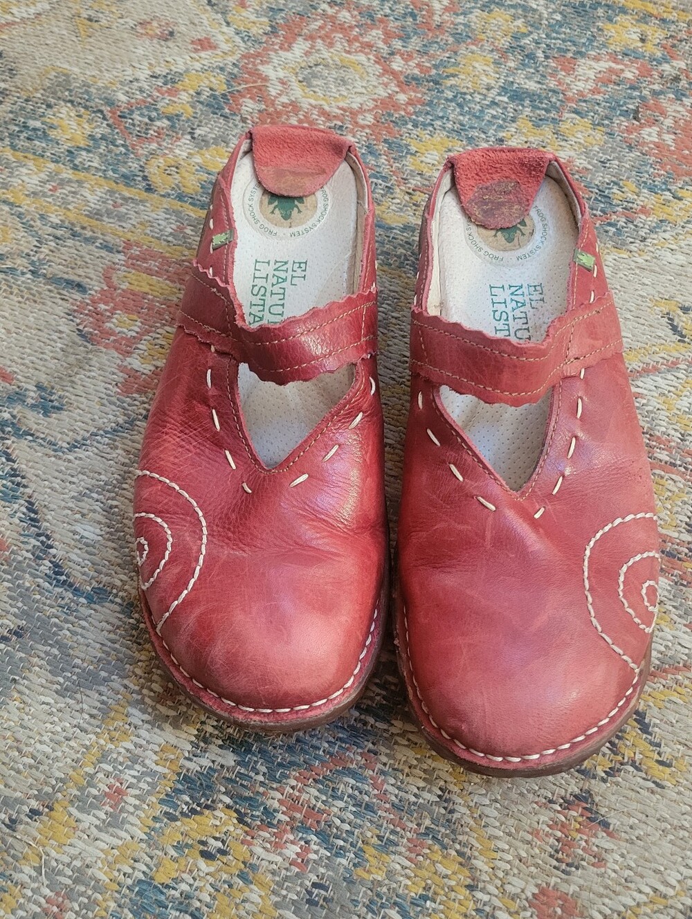 El Naturalista Red Slip On Clogs